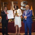 Roberta Zambrano recibió premio Eloy Alfaro “Símbolo de Libertad”