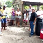 Familias de Canchimalero reciben gallinas ponedoras por parte de la prefectura