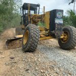 Prefectura interviene 14 Km de vía en parroquia rural del cantón San Lorenzo