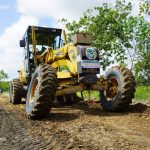 Prefectura ejecuta trabajos de mantenimiento vial en Boca del Canuto