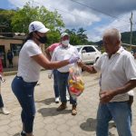 Prefecta de Esmeraldas entregó raciones alimenticias en 5 parroquias del cantón Quinindé