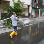Prefectura efectuó brigada integral de limpieza y desinfección en calles del centro de la ciudad