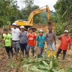 Inician trabajos de excavación de un nuevo camino en el cantón Eloy Alfaro.