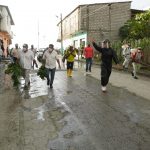 Prefectura de Esmeraldas realizó lavado de calles y desinfección de casas en la parroquia Tonchigüe.