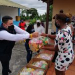 Familias vulnerables de Tachina recibieron kits con alimentos.