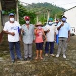 Representantes de la Prefectura y planifica ecuador, visitan proyecto apícola en Chucaple.