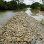 Se realizan trabajos de dragado y limpieza del río Bogotá.