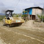 Prefectura mejora el sistema vial en Lomas Verdes, Camarones.