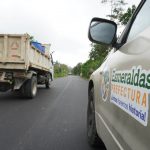 Se normaliza el paso vehicular hacia Boca de Tazone, en el cantón Atacames.