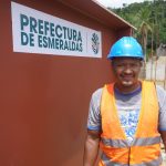 Prefectura de Esmeraldas avanza en la construcción del puente sobre el Río Zapallito.