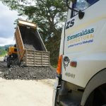 Prefectura de Esmeraldas fortalece los caminos vecinales para la producción agrícola.