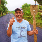 Prefectura de Esmeraldas cumple con el asfaltado de una nueva vía en San Lorenzo.