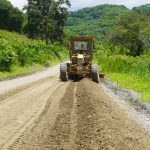 Continúan los trabajos en la vía a Taseche, parroquia Tonsupa