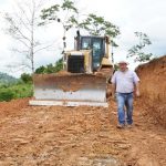 Prefectura de Esmeraldas trabaja en la ampliación de la vía Nueva Esperanza – Unión Manabita en Quinindé