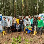 Prefectura de Esmeraldas continúa con éxitos la esceula de campo de bambú en la parroquia Camarones.