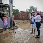 Prefecta de Esmeraldas realiza recorridos por sectores afectados por inundaciones.