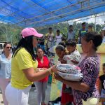 Prefectura de Esmeraldas se solidariza con las familias afectadas por deslaves.
