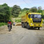 Prefectura trabaja mejorando el acceso vial en Quingue, Estero de Plátano y Galera.