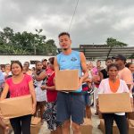 Prefecta de Esmeraldas entrega asistencia humanitaria a familias de la parroquia San Mateo.
