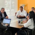 Prefecta Roberta Zambrano gestiona soluciones para el desarrollo territorial ante el Ministerio de Finanzas.