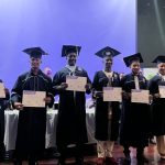 Integrantes del grupo folclórico ancestral África Negra obtienen certificados de competencias laborales avalado por el SECAP.