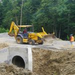 Seguimos trabajando en la construcción de alcantarillas la vía las Minas - El Llano.