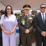 Prefecta de Esmeraldas respalda labor policial en ceremonia de ascenso.