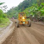 Prefectura de Esmeraldas avanza en un 70% en la rehabilitación de la vía el Mirador – Unión Manabita.