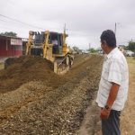 Prefectura ejecuta trabajos de mejoramiento en la vía principal de acceso a Chamanga.