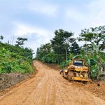 Prefectura fortalece la conectividad vial y desarrolla acciones sociales en el territorio.