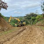 Avanzan trabajos de mejoramiento y ampliación vial en Tonchigüe.