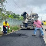 Asfaltado impulsa la movilidad y fortalece el turismo en Tonsupa, cantón Atacames.