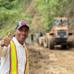 Prefectura de Esmeraldas responde de manera inmediata frente a etapa invernal en la parroquia Camarones.