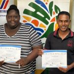 Prefectura de Esmeraldas capacita a jóvenes sobre educación financiera.