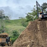 Prefectura de Esmeraldas trabaja por la seguirdad y conectividad de la vía Tabiazo – Carlos Concha.