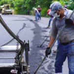 CARRETERA CHONTADURO – CHUMUNDÉ ALCANZA EL 78 % DE AVANCE Y SUMA 6 KILÓMETROS DE ASFALTO
